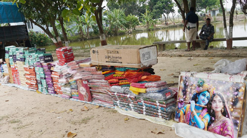 ठूलो परिमाणमा भन्सार छलीका कपडा बरामद 